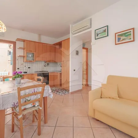 Malaga - Goelba * Porto Azzurro